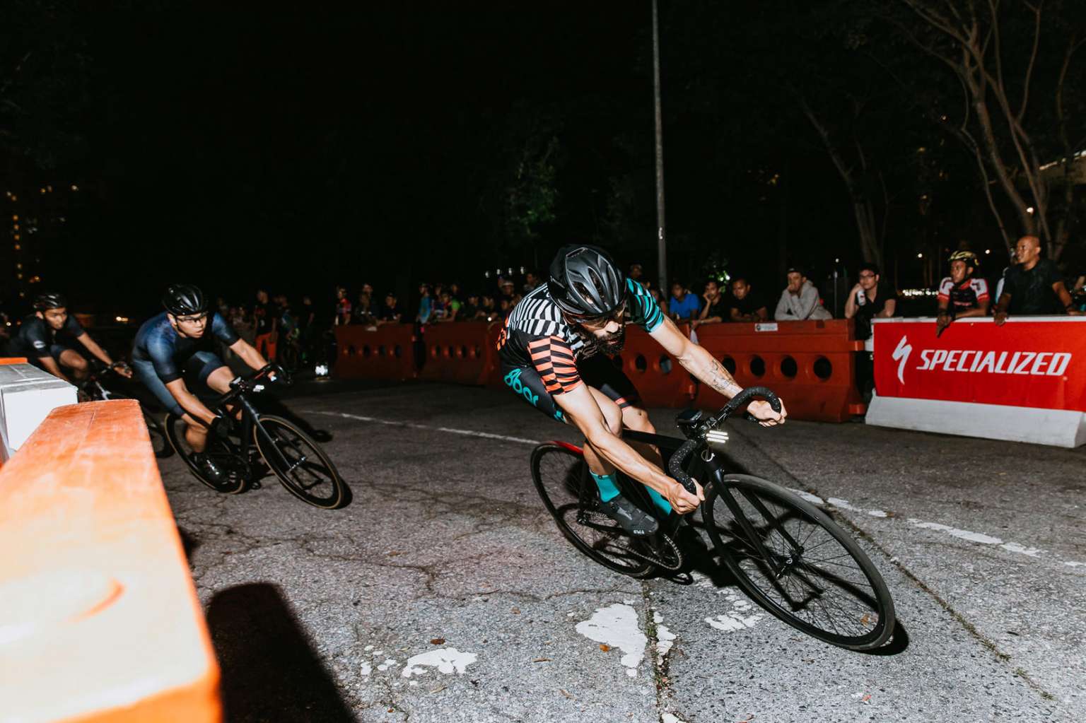 Holy Crit, Mengajak Para Penikmat Sepeda Fixed Gear untuk Berkompetisi